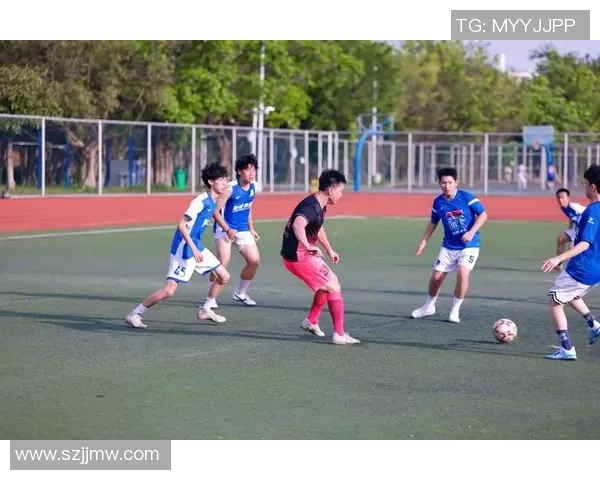 80后足球明星告别赛场回顾青春岁月与辉煌成就